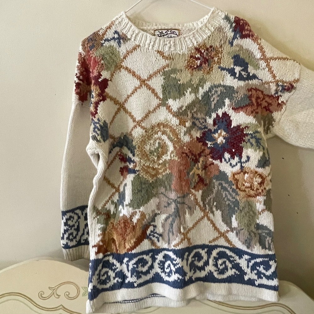 Very heavy floral sweater MB35